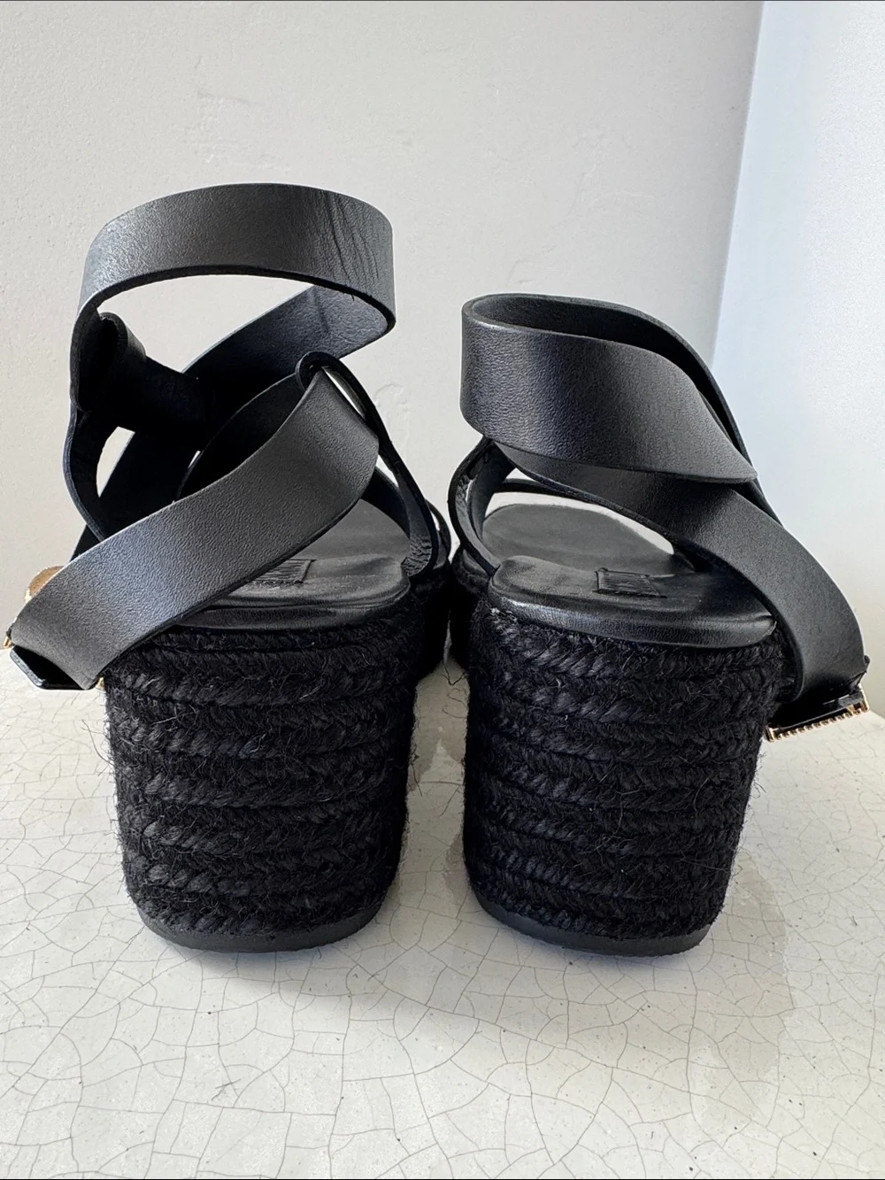 Schutz Harper Platform Raffia Wedged Black Leather Sandals Gold Buckle Size 7.5